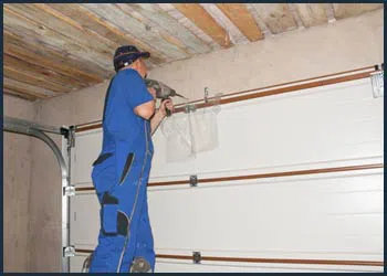 Garage Doors Store Repairs Leander, TX 512-746-1928 - cont-gdr-door-repair-08m